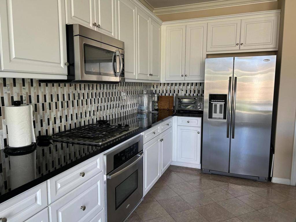 Palm Desert, CA 92211,74098 Imperial CT W