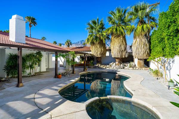 2750 E Vincentia RD, Palm Springs, CA 92262