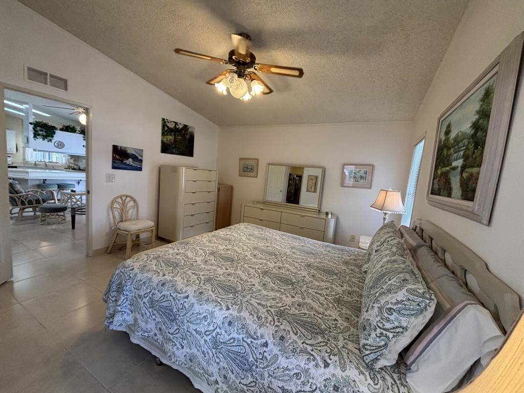 Indio, CA 92201,47751 San Salvador