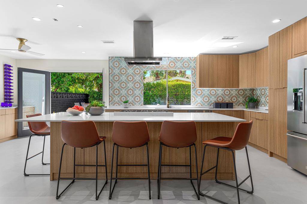 5155 E Bobolink LN, Palm Springs, CA 92264