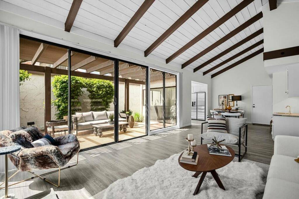 Palm Springs, CA 92264,2352 Miramonte CIR #F