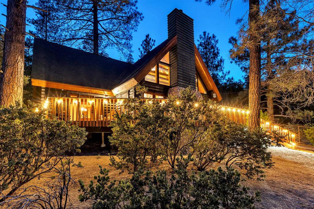 Idyllwild, CA 92549,25607 Cedar Glen DR