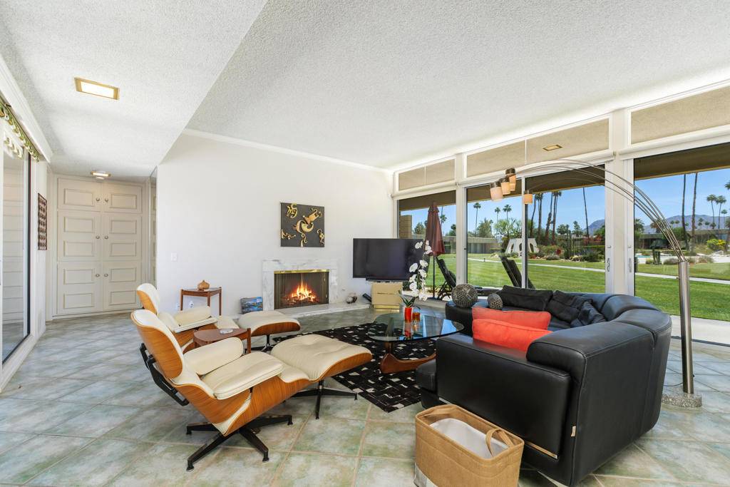 Palm Desert, CA 92260,72487 El Paseo #1101