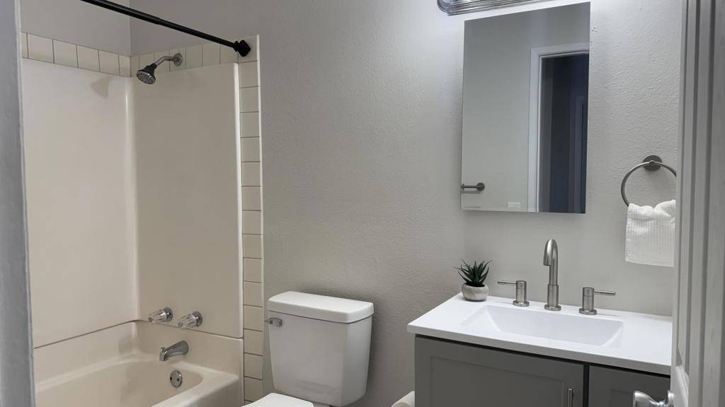 La Quinta, CA 92253,52121 Avenida Velasco
