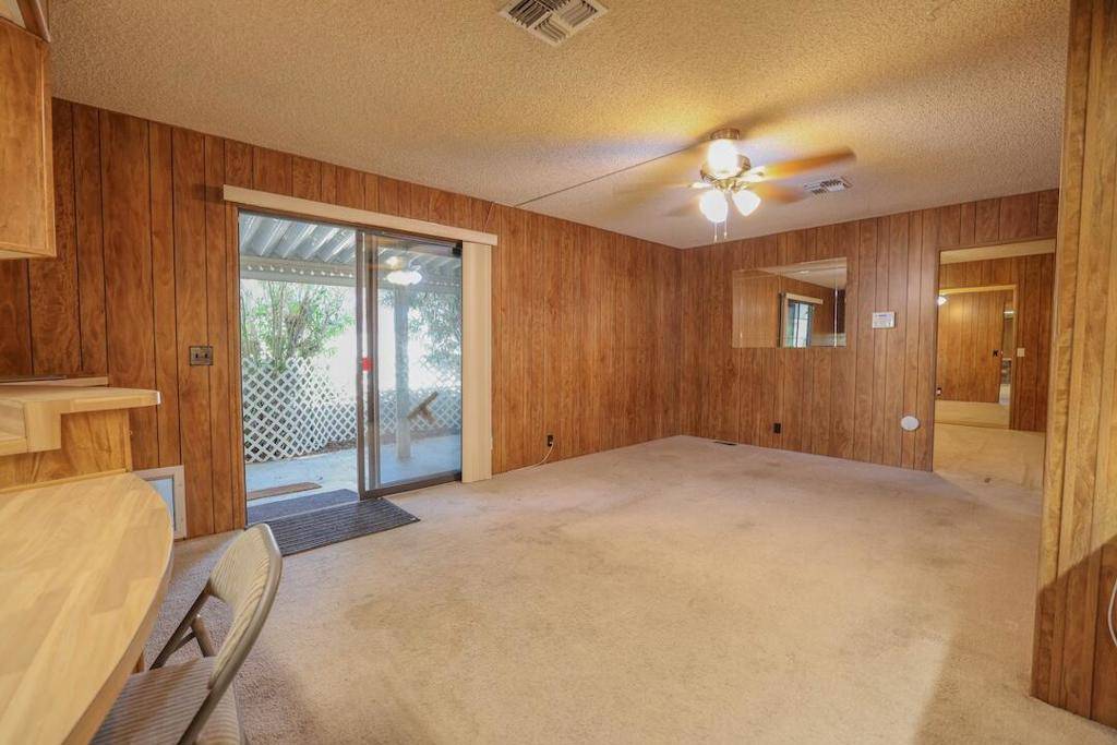 Thousand Palms, CA 92276,33321 Laura DR