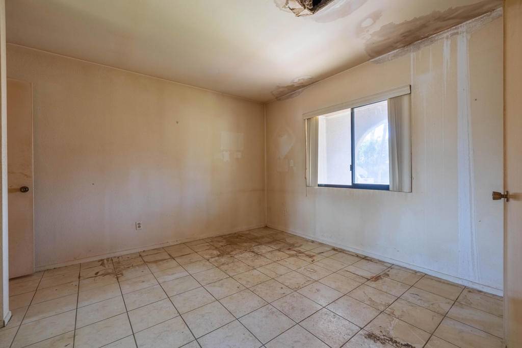Palm Desert, CA 92211,41075 Largo