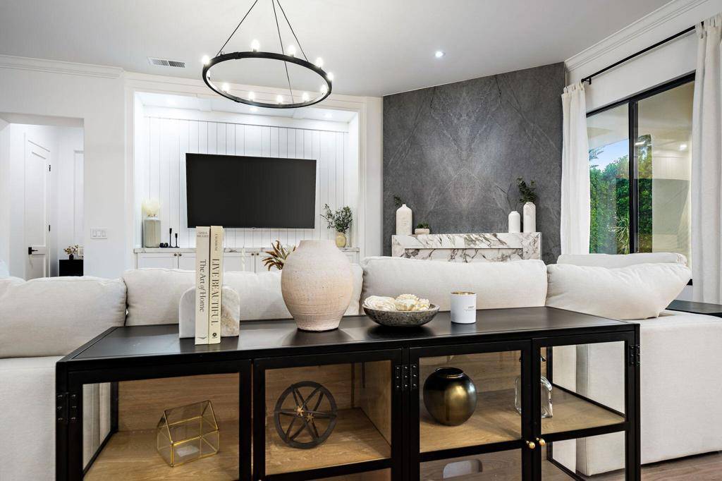 Rancho Mirage, CA 92270,33 Calle La Reina