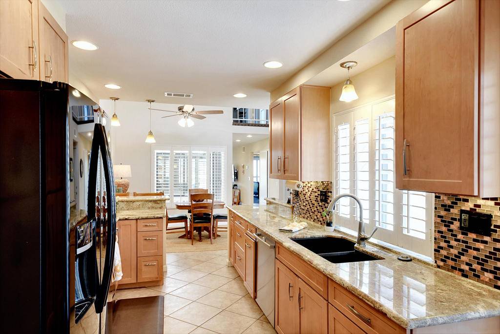Palm Desert, CA 92260,72304 Blueridge CT