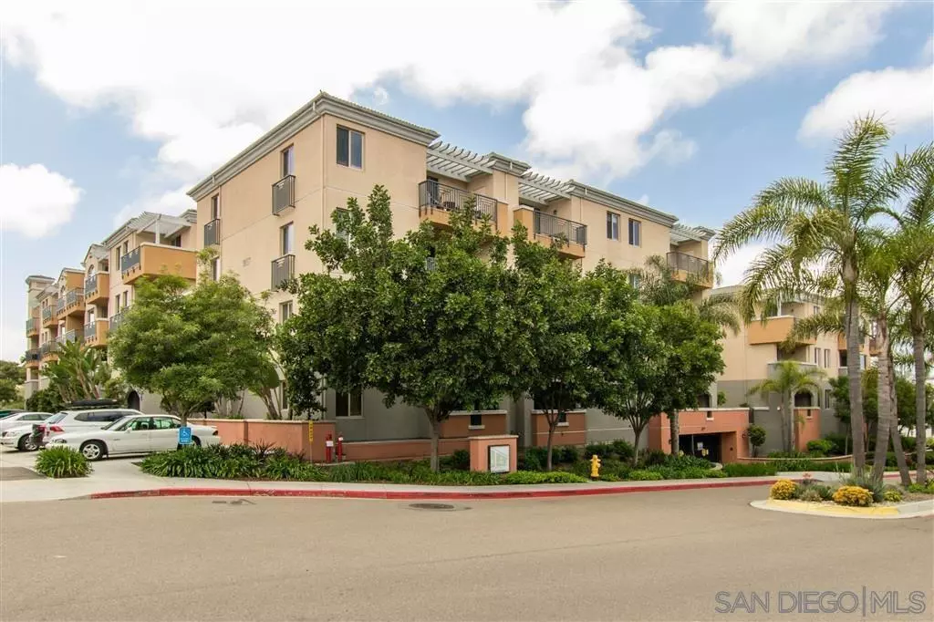 San Diego, CA 92130,3857 Pell Place #310