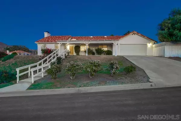 15531 Thornbush Rd, Ramona, CA 92065