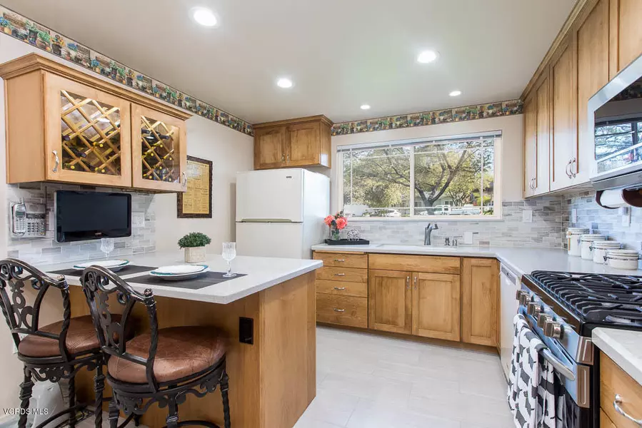 1056 E Avenida De Las Flores, Thousand Oaks, CA 91360