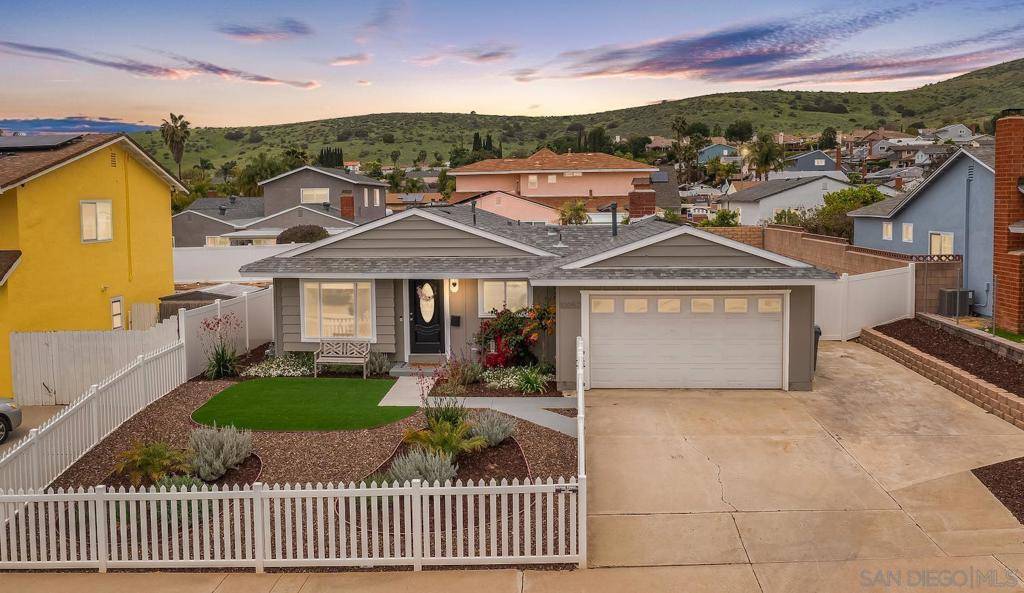 10052 Gem Tree Way, Santee, CA 92071