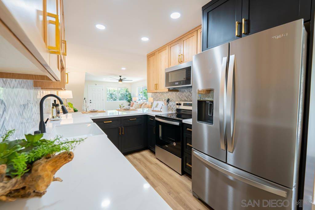 4156 Camino Lita, San Diego, CA 92122