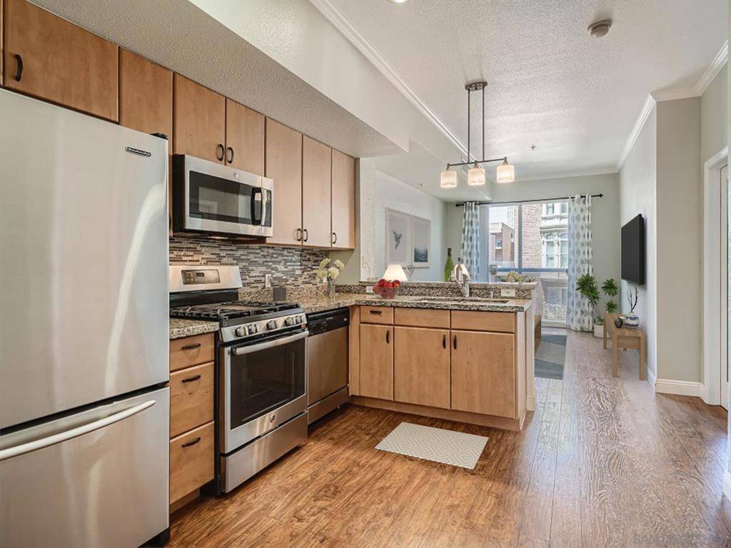445 Island Ave #303, San Diego, CA 92101