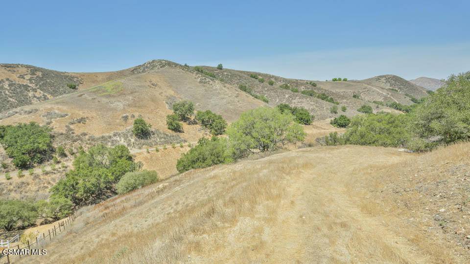 Agoura Hills, CA 91301,6015 Lapworth DR