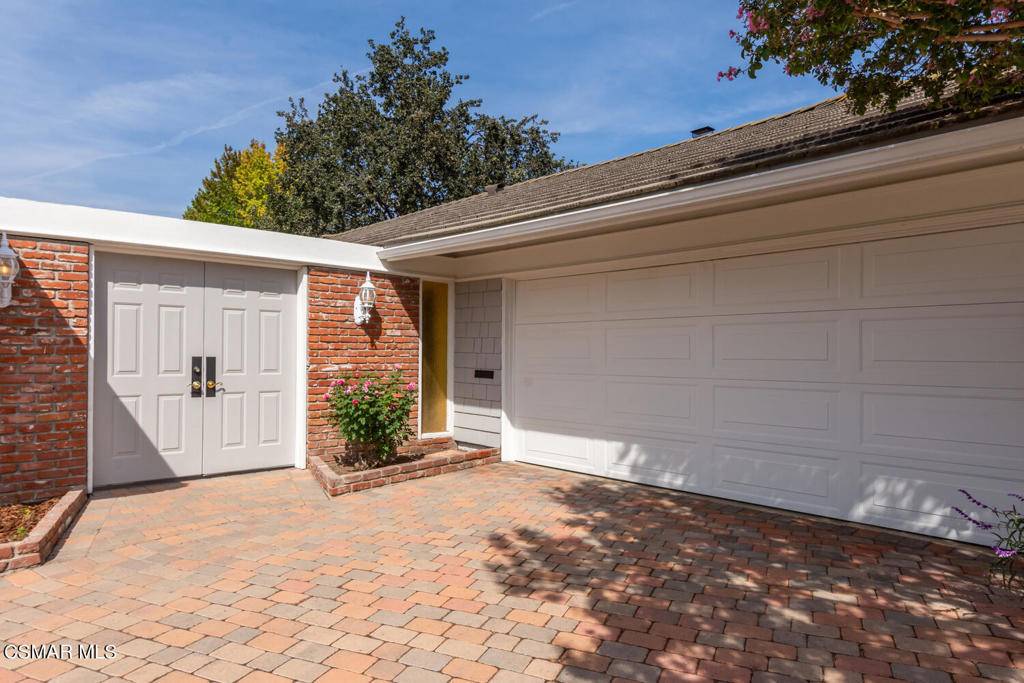 Westlake Village, CA 91361,31861 Village Brook RD