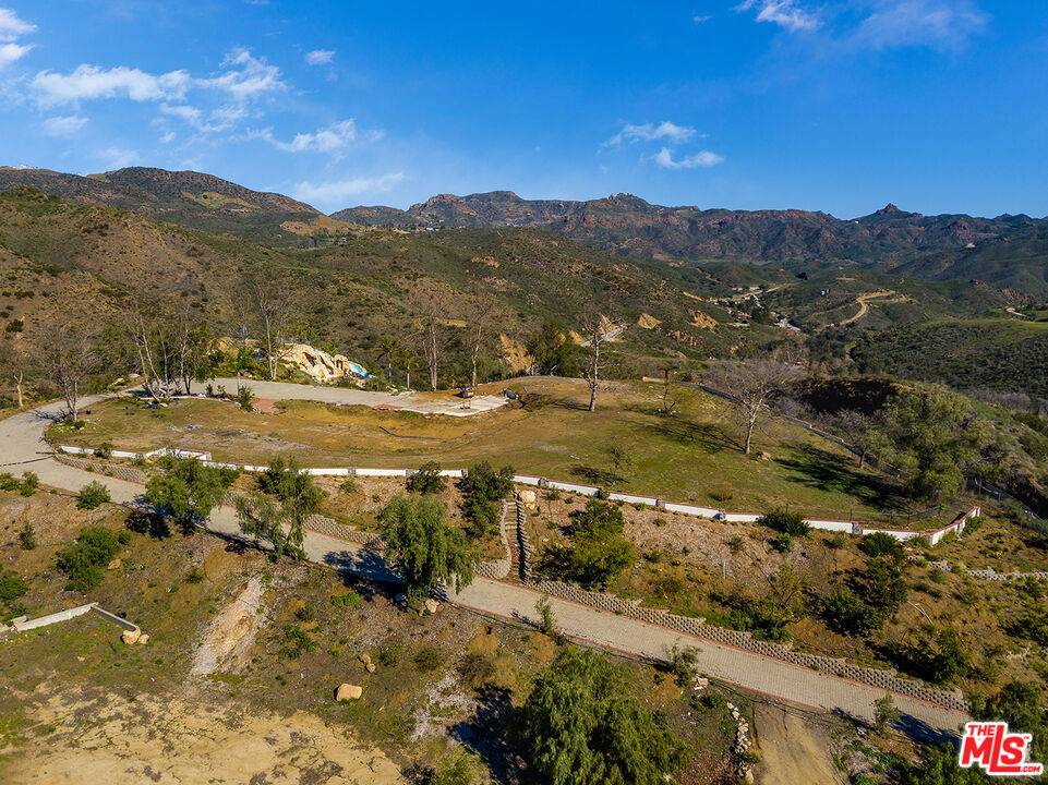 Malibu, CA 90265,1665 ENCINAL CANYON RD
