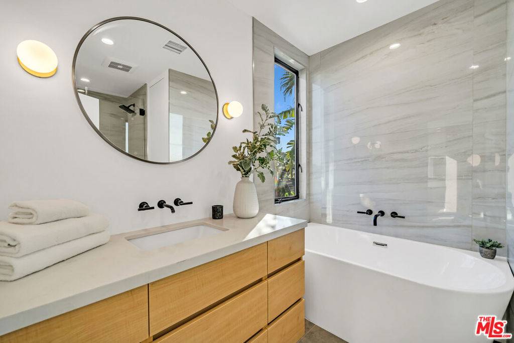 8939 APPIAN WAY, Los Angeles, CA 90046