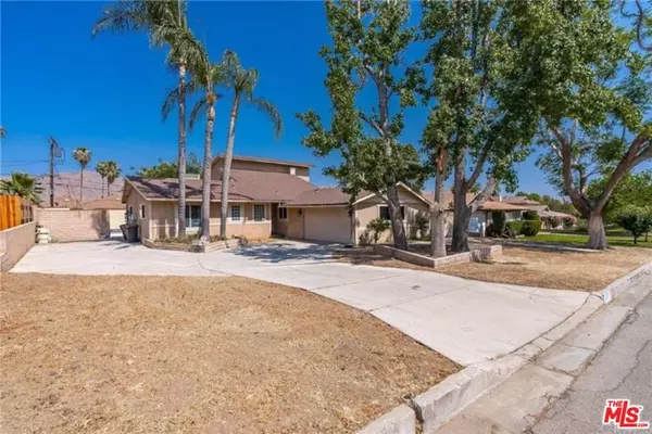 2660 MARYKNOLL DR, Colton, CA 92324