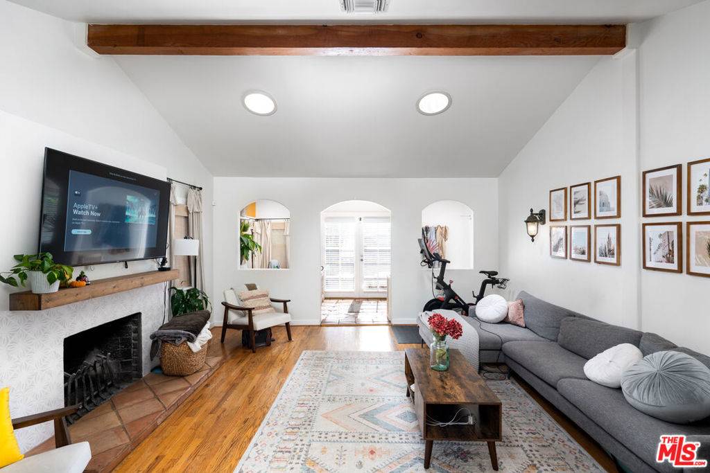West Hollywood, CA 90046,7721 LEXINGTON AVE