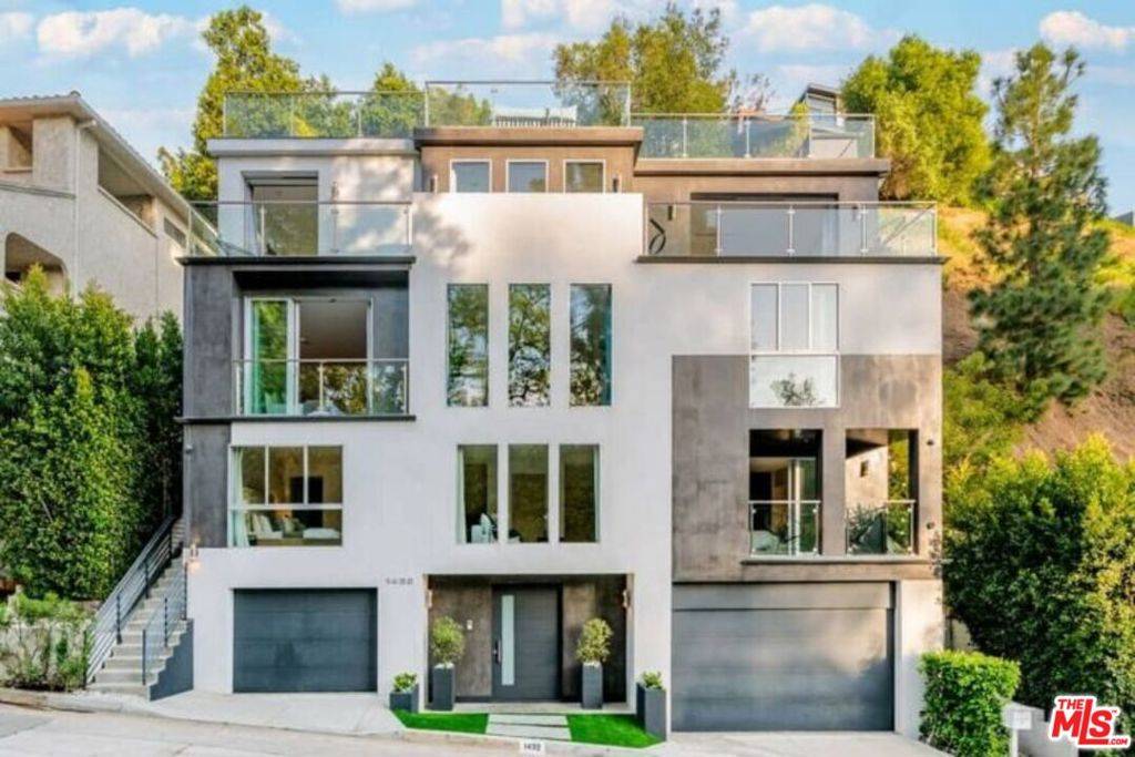 Beverly Hills, CA 90210,1432 N LINDACREST DR