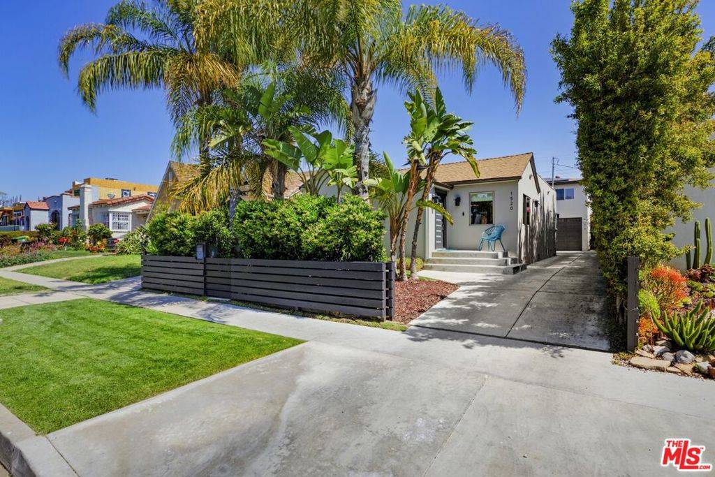 1520 CARMONA AVE, Los Angeles, CA 90019