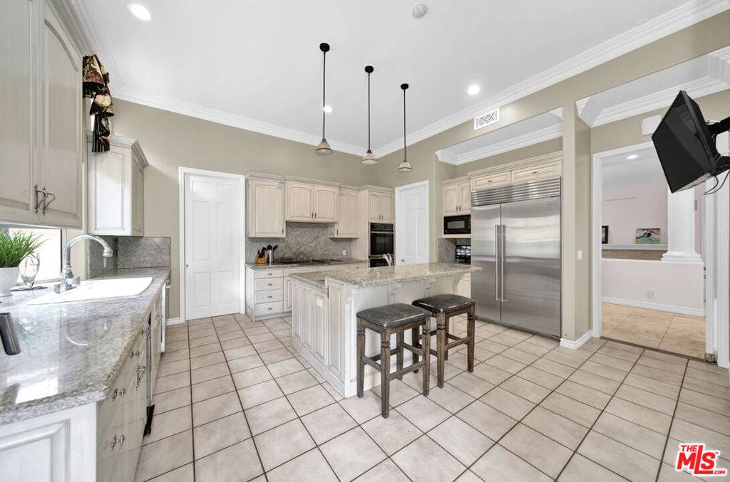 Chatsworth, CA 91311,9735 BADEN AVE