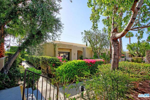 200 E RACQUET CLUB RD #13, Palm Springs, CA 92262