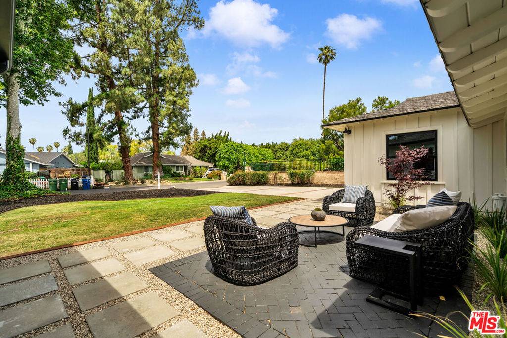Woodland Hills, CA 91367,6164 FENWOOD AVE