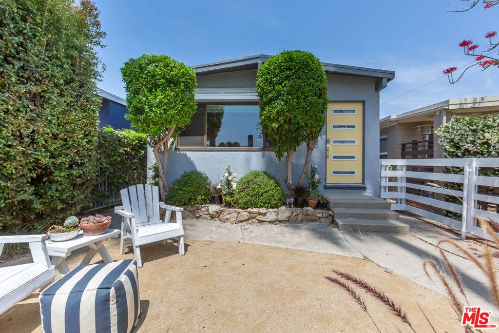 Los Angeles, CA 90230,12105 CULVER DR