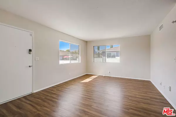 Santa Clarita, CA 91350,20707 Dot ST