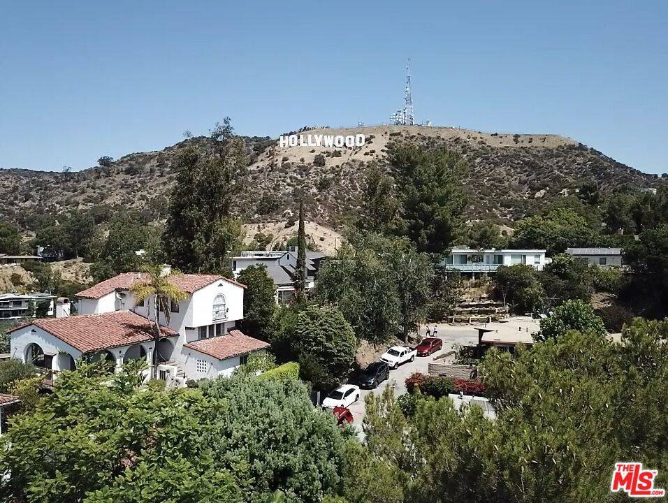 6154 W Rockcliff DR, Los Angeles, CA 90068