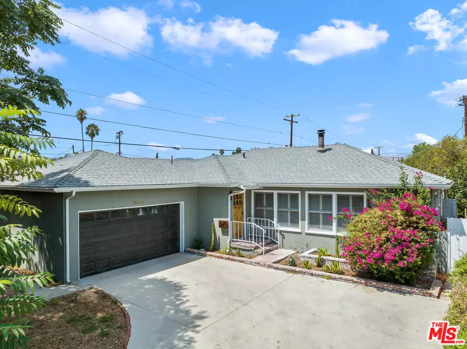 Winnetka, CA 91306,20621 Valerio ST