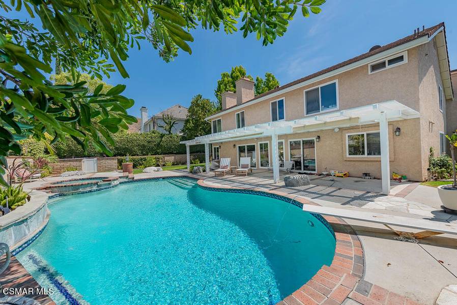 5841 Middle Crest DR, Agoura Hills, CA 91301