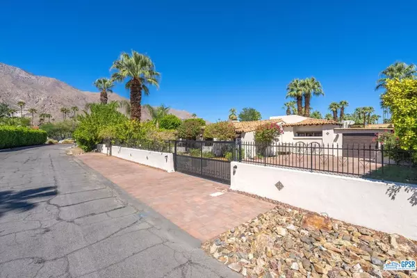 354 E Valmonte Sur, Palm Springs, CA 92262