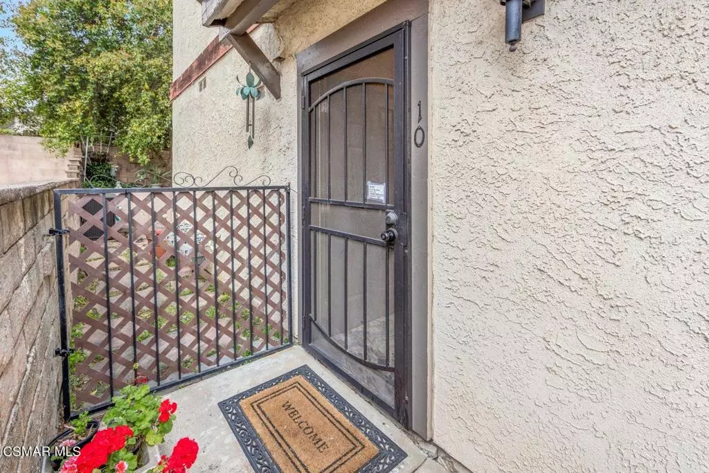 Agoura Hills, CA 91301,5321 Colodny DR #10