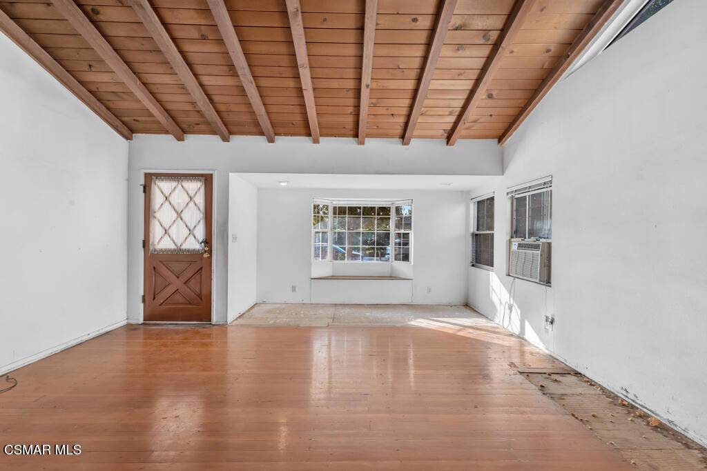 Woodland Hills, CA 91367,5428 Sale AVE