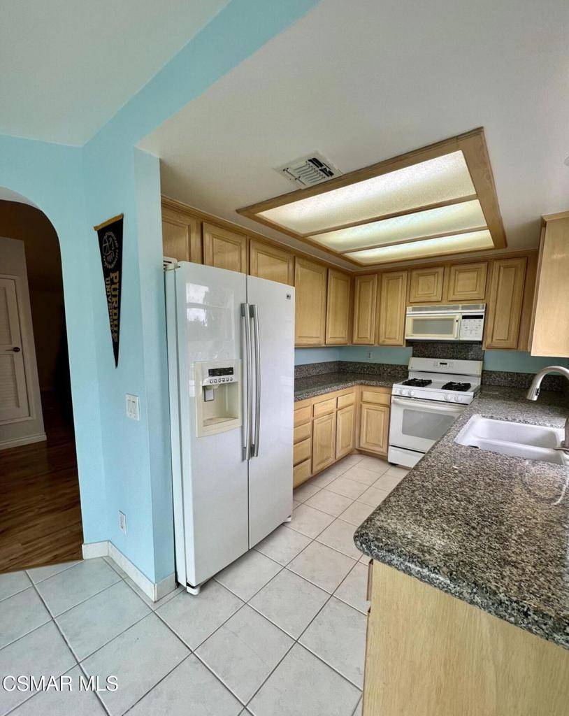 Simi Valley, CA 93065,486 Algonquin DR