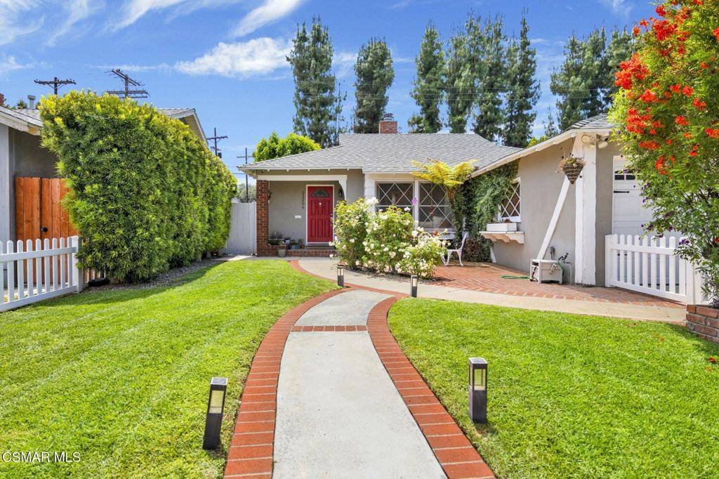 Woodland Hills, CA 91367,23204 Leonora DR