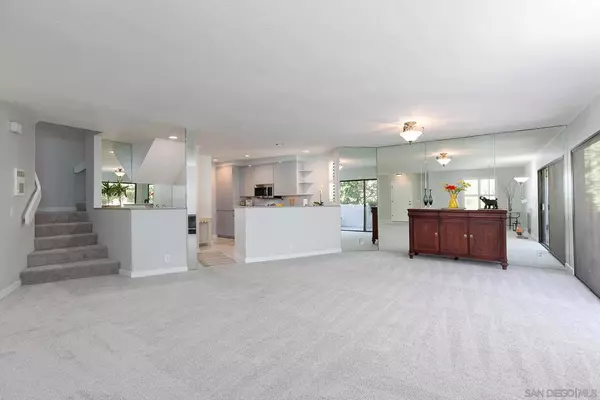 8460 Via Sonoma #43 La Jolla, CA 92037