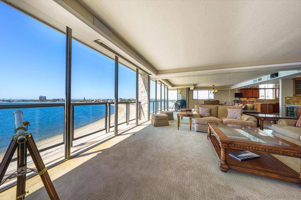 San Diego, CA 92109,3860 Riviera Drive #402