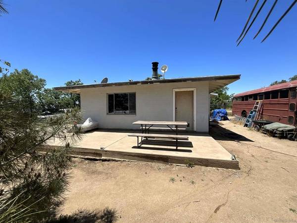 Anza, CA 92539,39745 Bautista Rd