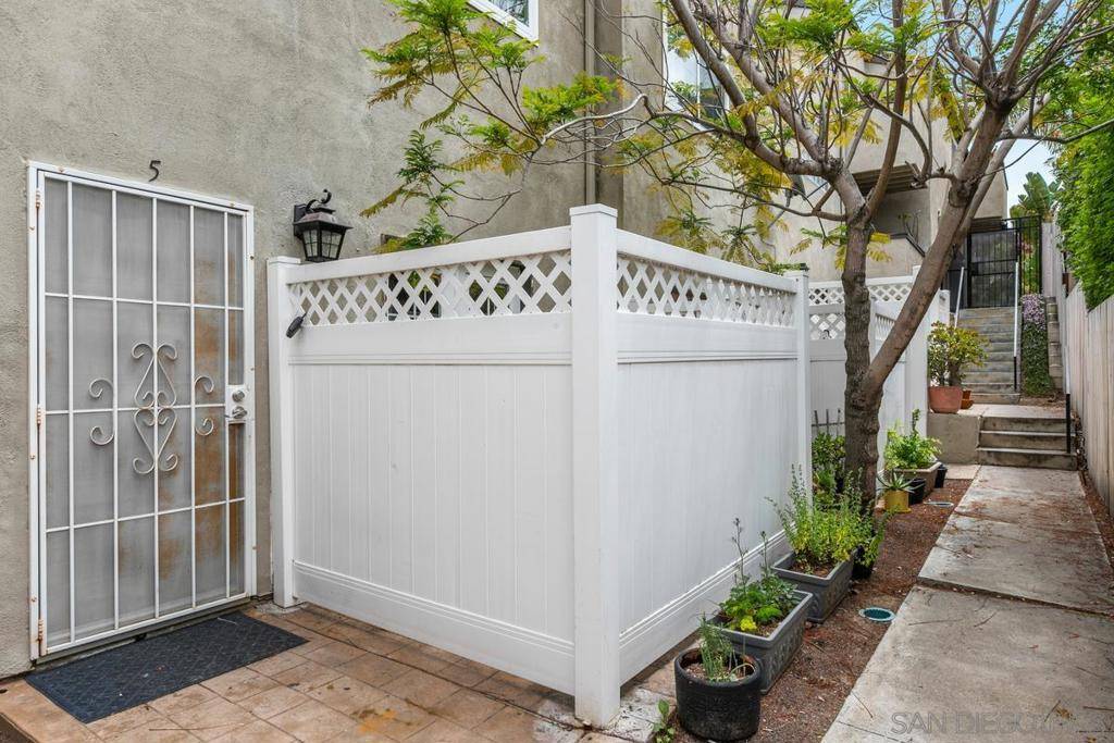 San Diego, CA 92103,4276 Cleveland Ave #5