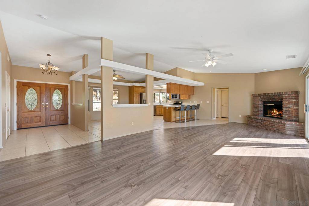 Valley Center, CA 92082,30414 Via Valencia