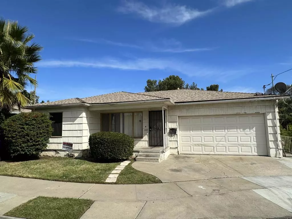 San Diego, CA 92115,4627 Antioch Pl