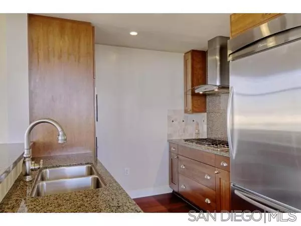 San Diego, CA 92101,700 W E Street #803