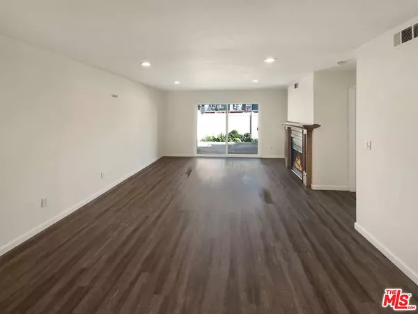 Costa Mesa, CA 92626,810 Baker ST #109