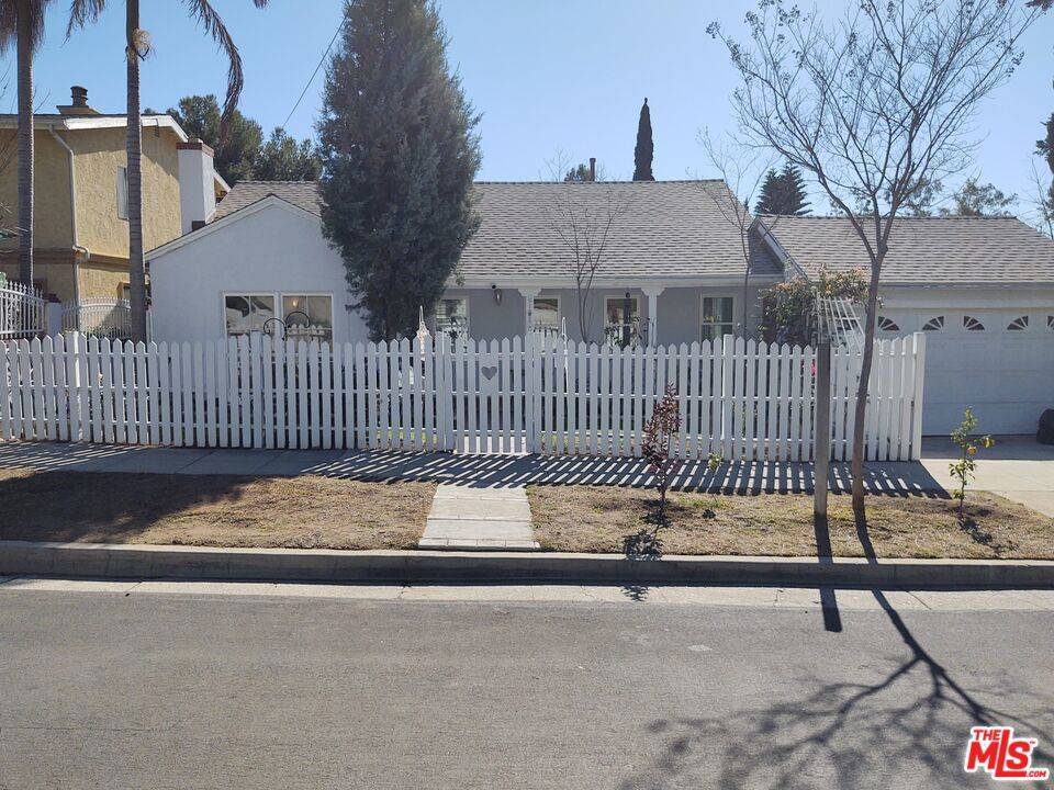Los Angeles, CA 90042,5004 Coringa DR