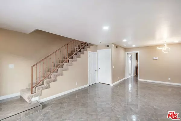 Panorama City, CA 91402,8331 Cedros AVE #9