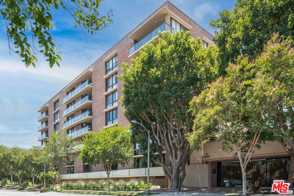 211 S Spalding DR #N404, Beverly Hills, CA 90212